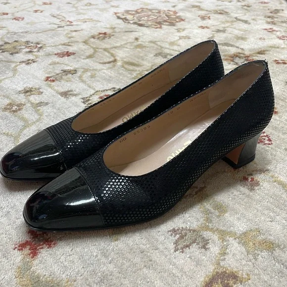 Salvatore Ferragamo Luna style heels - Picture 3 of 8